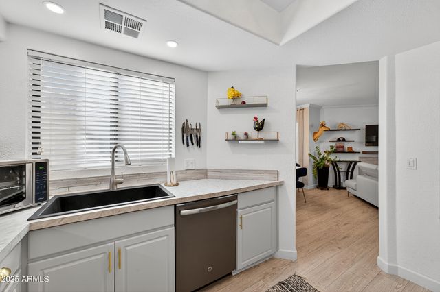 7575 E INDIAN BEND Road 1055, Scottsdale, AZ 85250