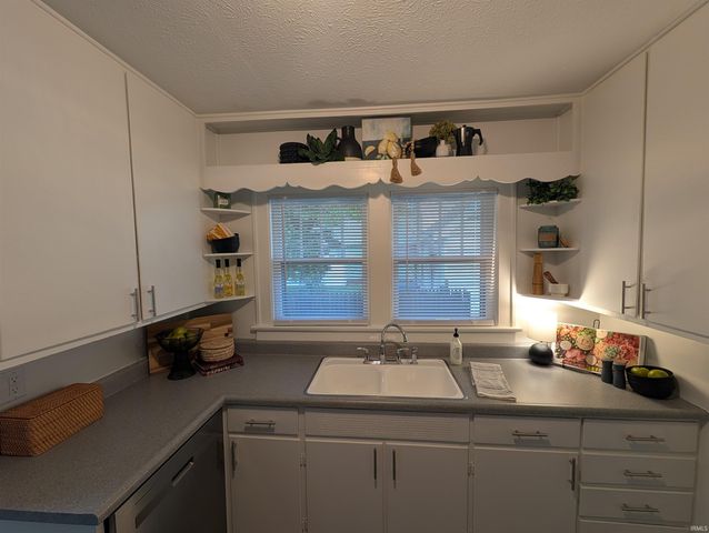 1310 Woodward Avenue, Elkhart, IN 46514