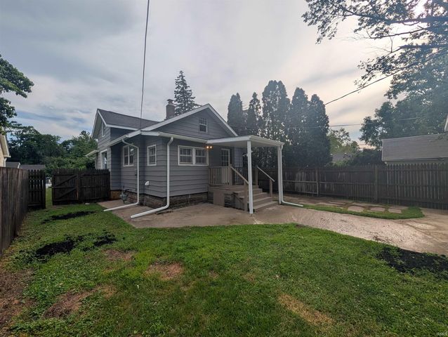 1310 Woodward Avenue, Elkhart, IN 46514