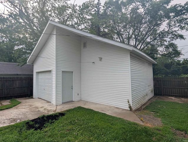 1310 Woodward Avenue, Elkhart, IN 46514