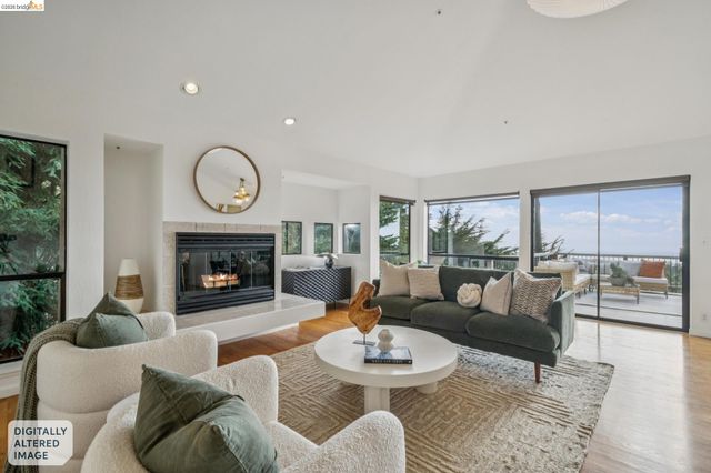 6051 Westover Dr, Oakland, CA 94611