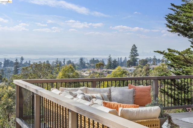 6051 Westover Dr, Oakland, CA 94611