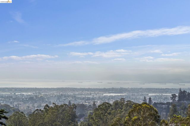 6051 Westover Dr, Oakland, CA 94611