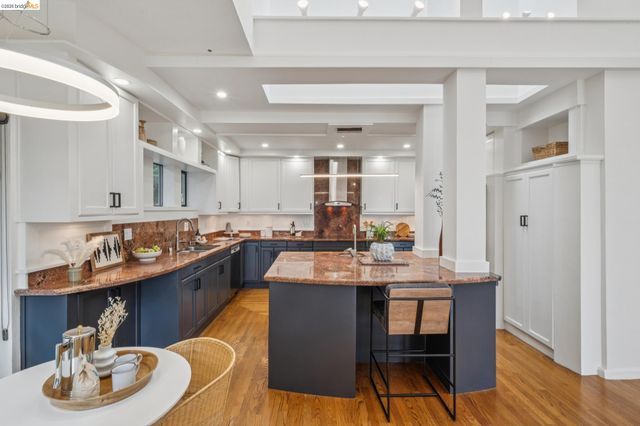 6051 Westover Dr, Oakland, CA 94611