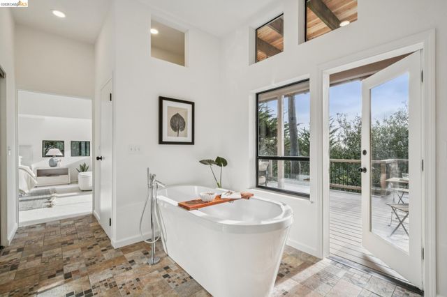 6051 Westover Dr, Oakland, CA 94611