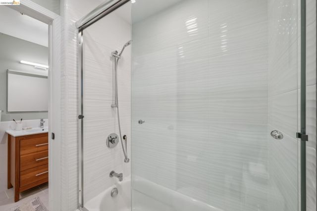 6051 Westover Dr, Oakland, CA 94611