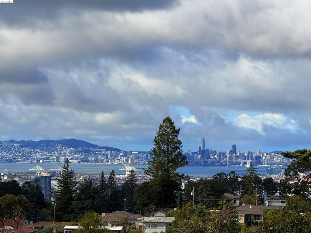 6051 Westover Dr, Oakland, CA 94611