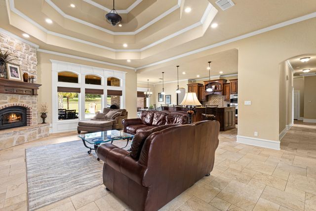155 Wendy Acres Ave, Longview, TX 75602