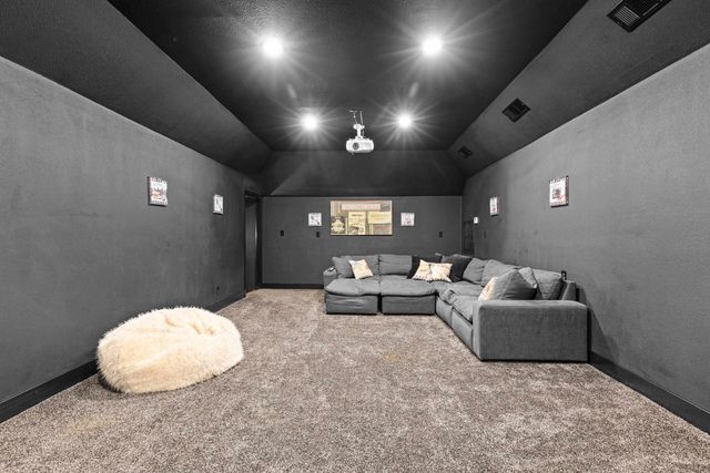 155 Wendy Acres Ave, Longview, TX 75602