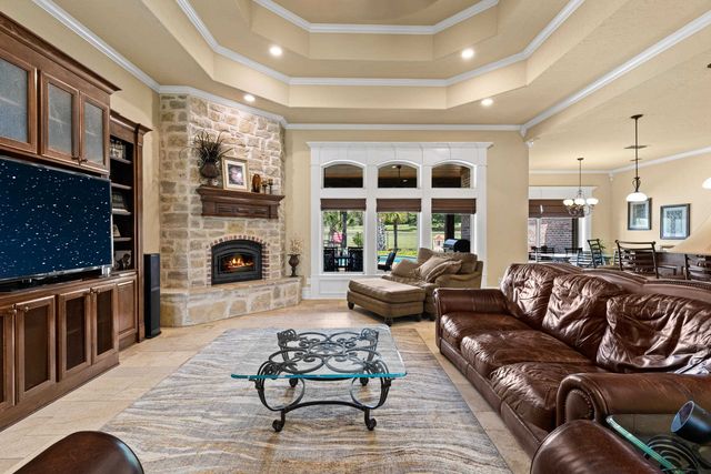 155 Wendy Acres Ave, Longview, TX 75602