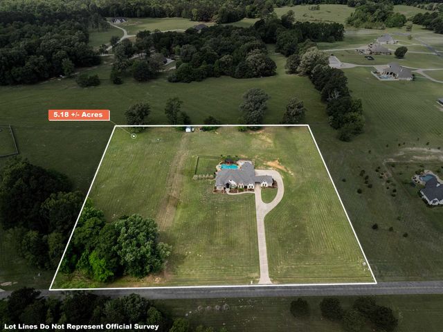 155 Wendy Acres Ave, Longview, TX 75602