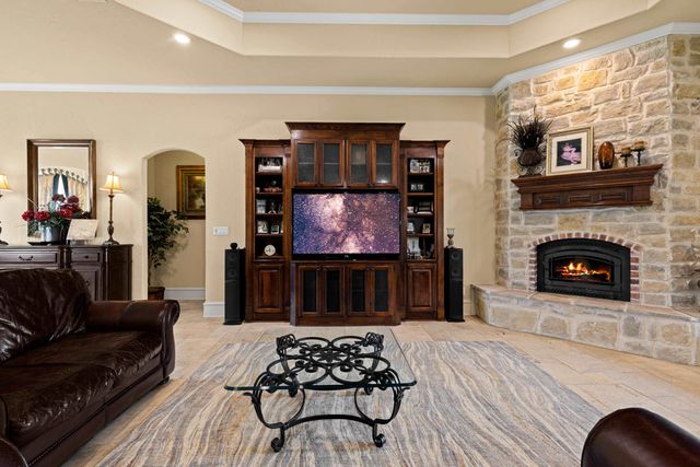 155 Wendy Acres Ave, Longview, TX 75602