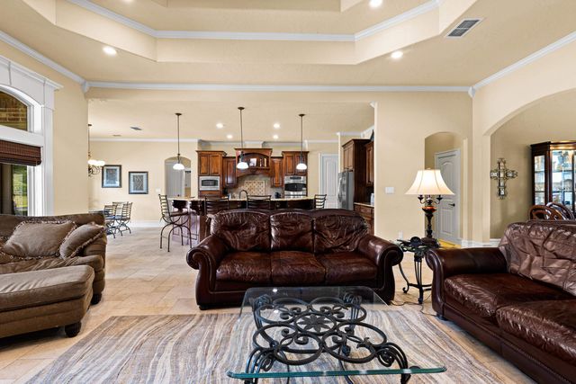 155 Wendy Acres Ave, Longview, TX 75602