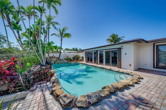 1704 SW 5th Ct, Fort Lauderdale, FL 33312
