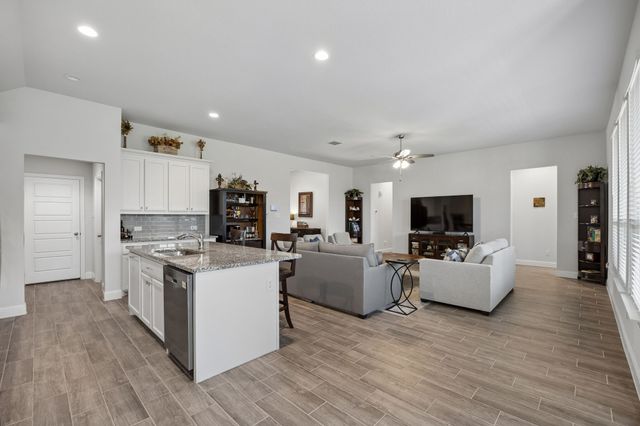 1009 Moss Grove Trail, Justin, TX 76247