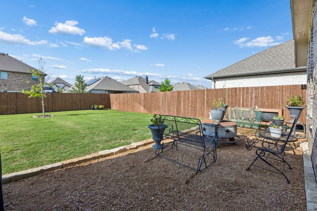 1009 Moss Grove Trail, Justin, TX 76247