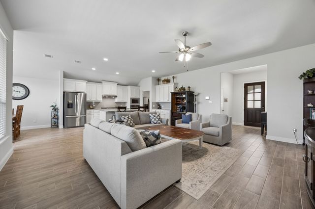 1009 Moss Grove Trail, Justin, TX 76247