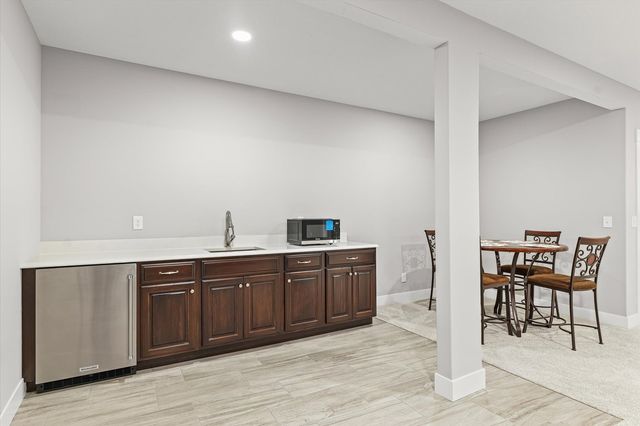 1105 Glen Abbey Drive, Champaign, IL 61822