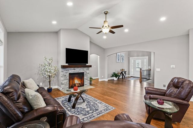 1105 Glen Abbey Drive, Champaign, IL 61822