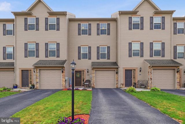 207 KATELYN DR, New Oxford, PA 17350