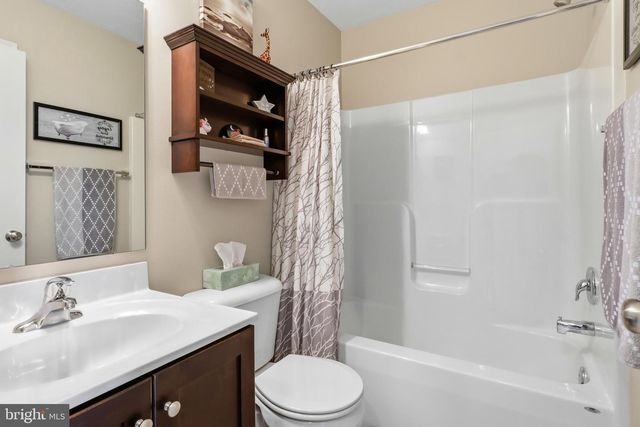 207 KATELYN DR, New Oxford, PA 17350