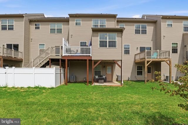 207 KATELYN DR, New Oxford, PA 17350