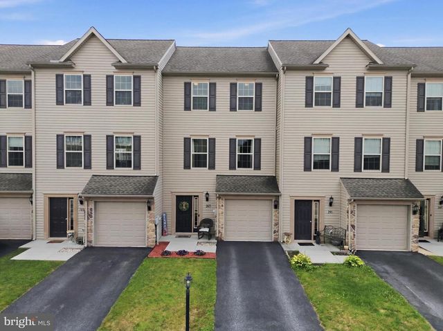 207 KATELYN DR, New Oxford, PA 17350