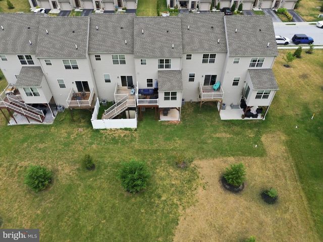 207 KATELYN DR, New Oxford, PA 17350