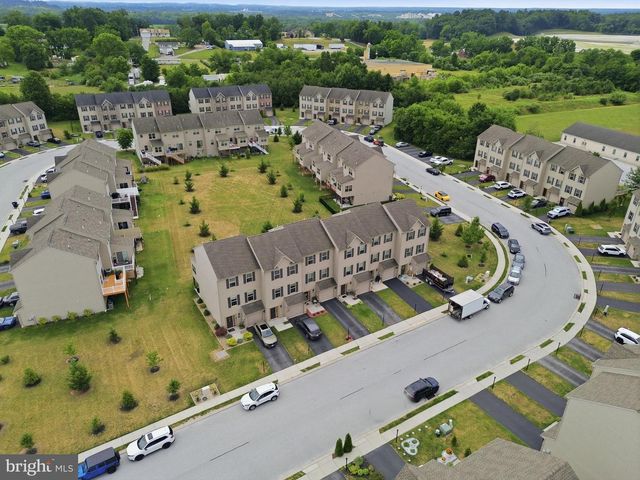 207 KATELYN DR, New Oxford, PA 17350