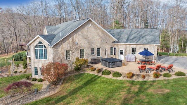 7770 Bending Oak DR, Catawba, VA 24070