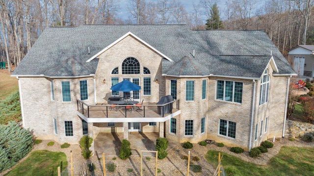 7770 Bending Oak DR, Catawba, VA 24070