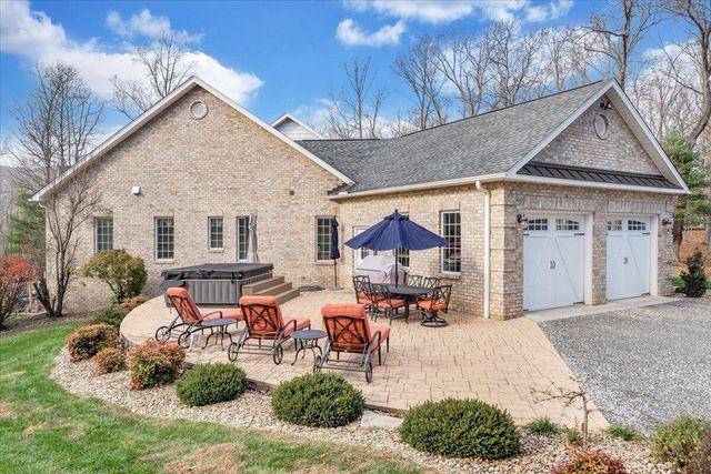 7770 Bending Oak DR, Catawba, VA 24070