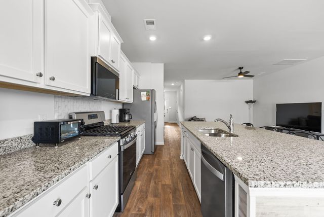 129 Yarrow Way, Moncks Corner, SC 29461