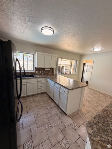4368 S 225 E, Washington Terrace, UT 84405