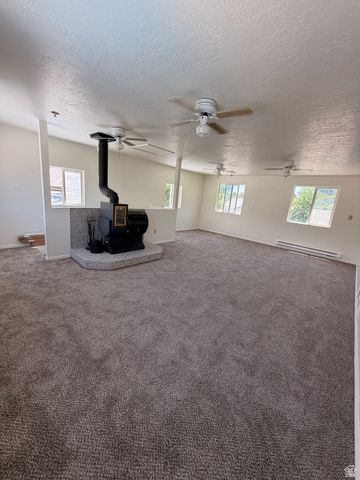 4368 S 225 E, Washington Terrace, UT 84405