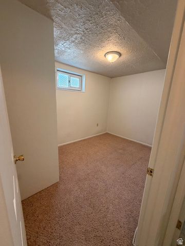 4368 S 225 E, Washington Terrace, UT 84405