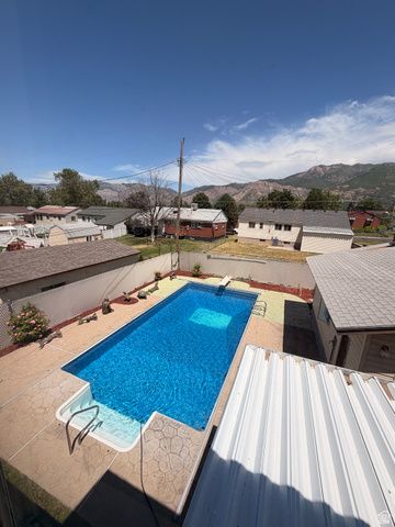 4368 S 225 E, Washington Terrace, UT 84405