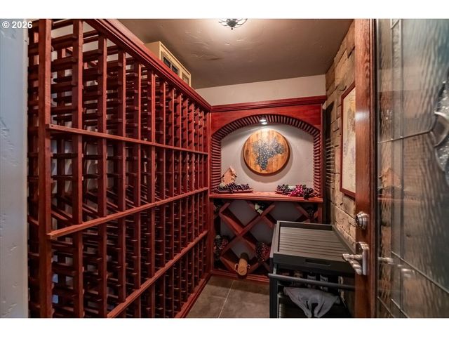 6516 HOGAN Dr N, Keizer, OR 97303