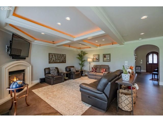 6516 HOGAN Dr N, Keizer, OR 97303