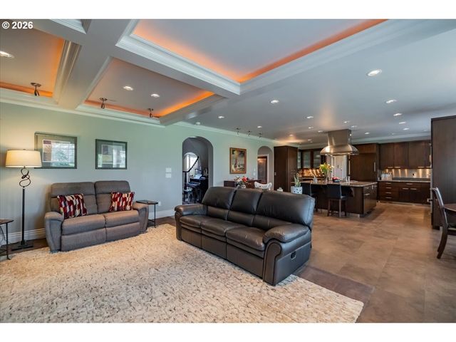 6516 HOGAN Dr N, Keizer, OR 97303