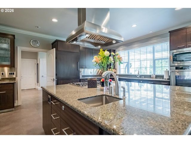 6516 HOGAN Dr N, Keizer, OR 97303