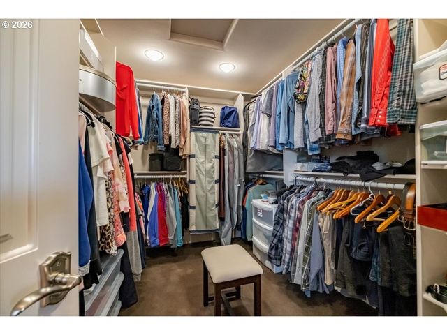 6516 HOGAN Dr N, Keizer, OR 97303