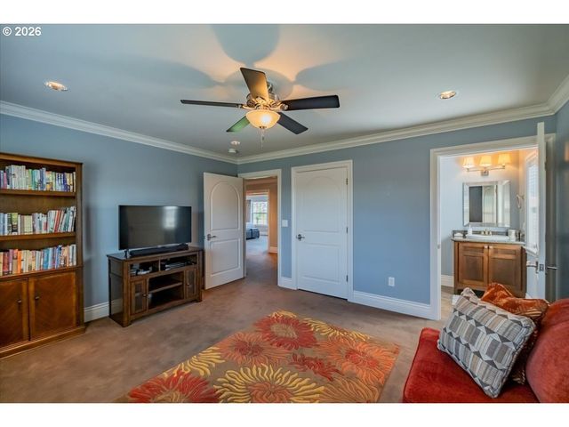 6516 HOGAN Dr N, Keizer, OR 97303