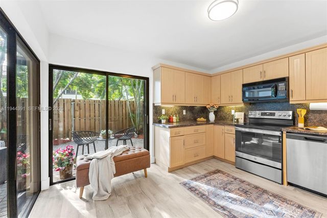 311 City View Dr, Fort Lauderdale, FL 33311