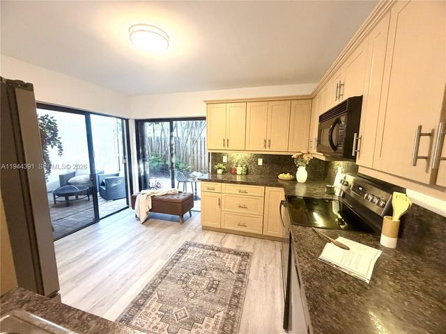 311 City View Dr, Fort Lauderdale, FL 33311