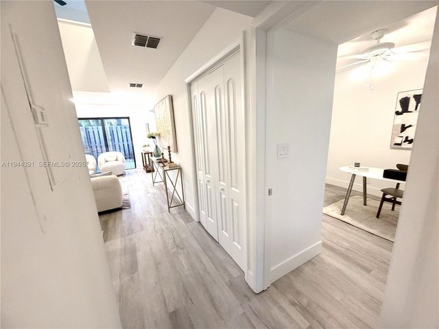 311 City View Dr, Fort Lauderdale, FL 33311