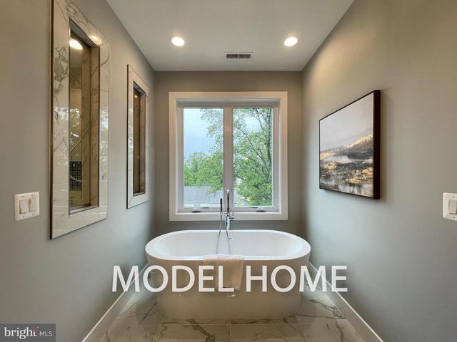 8807 JARRETT VALLEY DR, Vienna, VA 22182