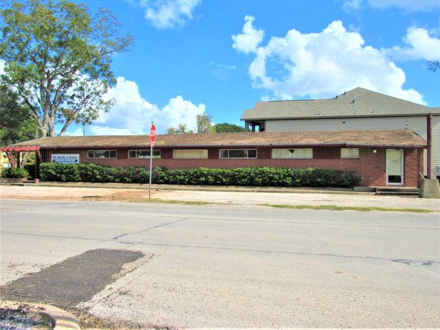 1116 N Fulton Street, Wharton, TX 77488