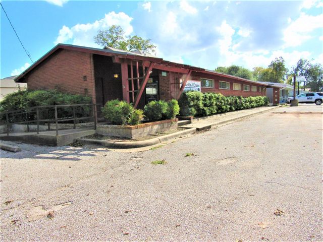 1116 N Fulton Street, Wharton, TX 77488