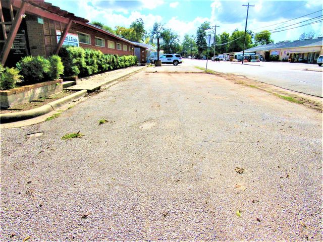 1116 N Fulton Street, Wharton, TX 77488